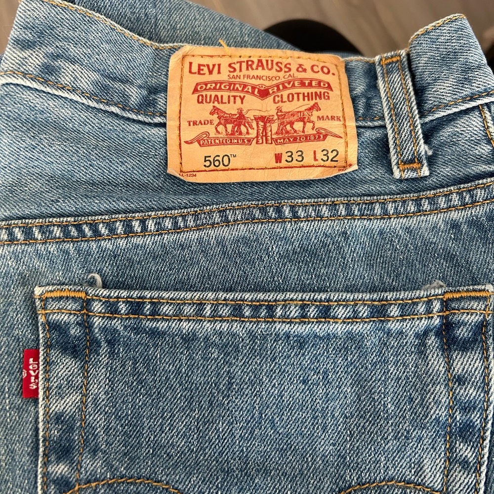 Levi's Light Blue Denim Jeans with Tan Leather Patch - Picture 5 of 6